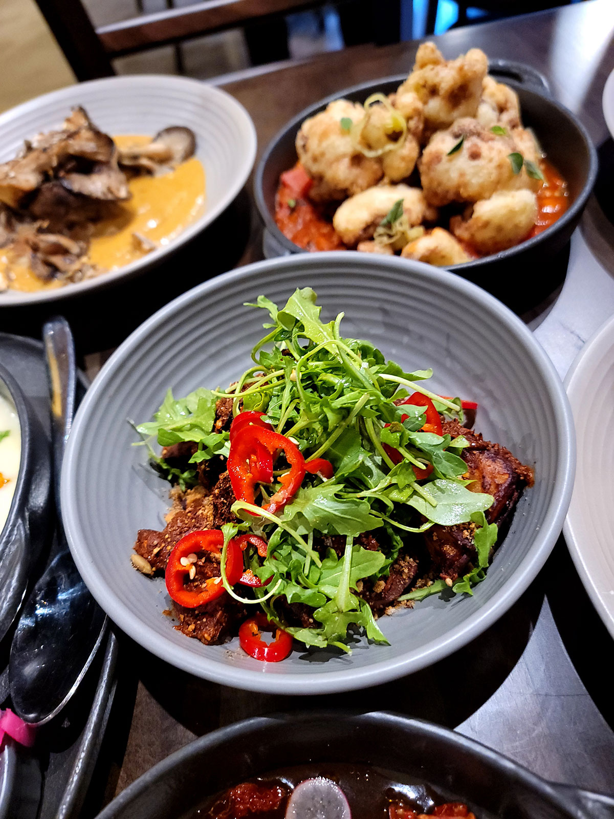 Various plated bowl dishes